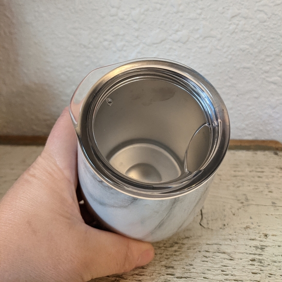 Simple Modern wine tumbler - Picture 2 of 4